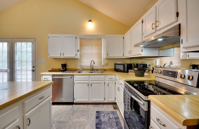 Pet Friendly Charming Cozy Greensboro Gem by RedAwning