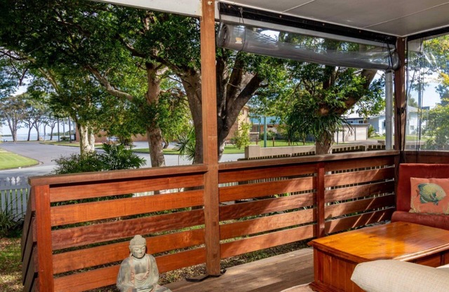 Pet Friendly Cottage with Waterviews
