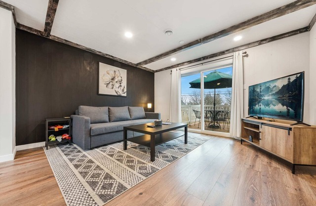 Pet-Friendly Fun Spot Near Lake with Game Room