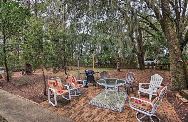 Pet-Friendly Home. Short Walk to Scenic Overlook!