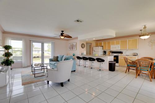 Pet-Friendly Port Charlotte Home with Canal Access!