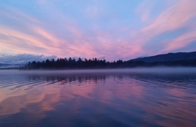 Pet friendly, private sandy beach/dock, Spectacular Winnipesaukee Lake/Mountain