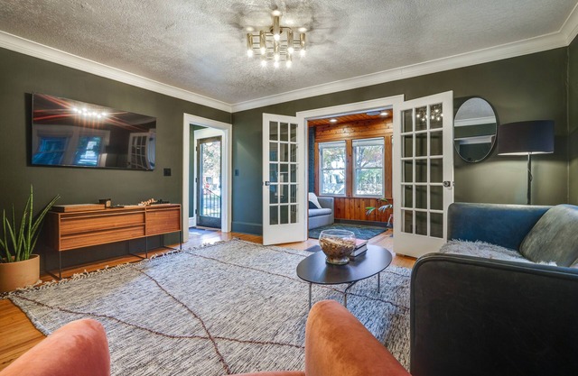 Pet-Friendly Saint Paul Rental Near Downtown!