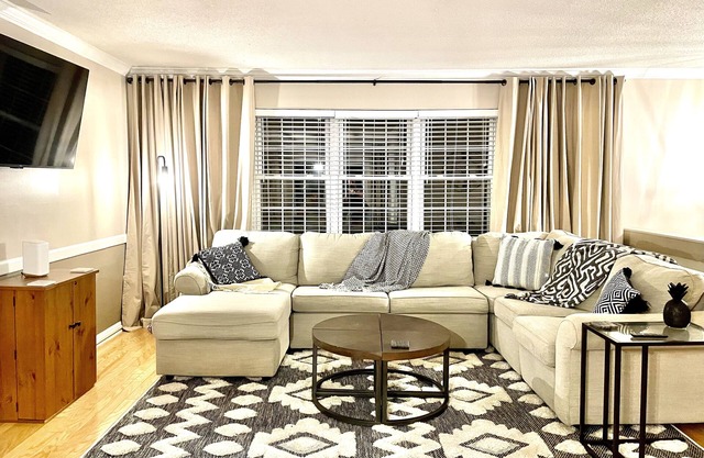 Pet-Friendly with Hot Tub, Fenced Yard, 3 King Beds