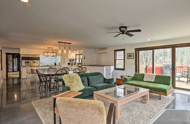 Pet-Friendly Woodbury Cottage w/ Fire Pit & Pool!