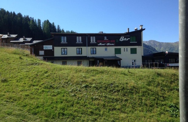 Petit Mont Blanc Guest House