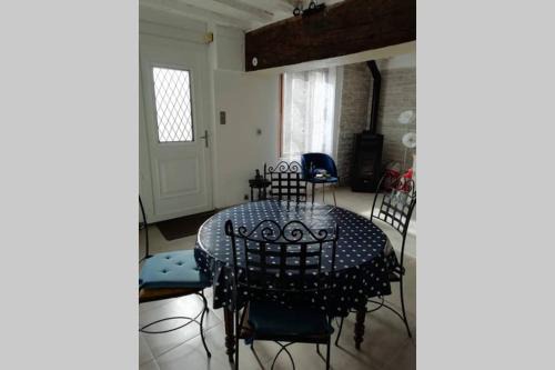 petite maison de ville toute équipée