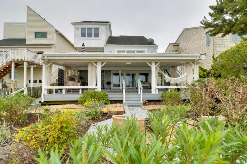 Pets Welcome Beachfront Family Retreat in Norfolk