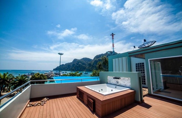 Phi Phi Harbour View Hotel
