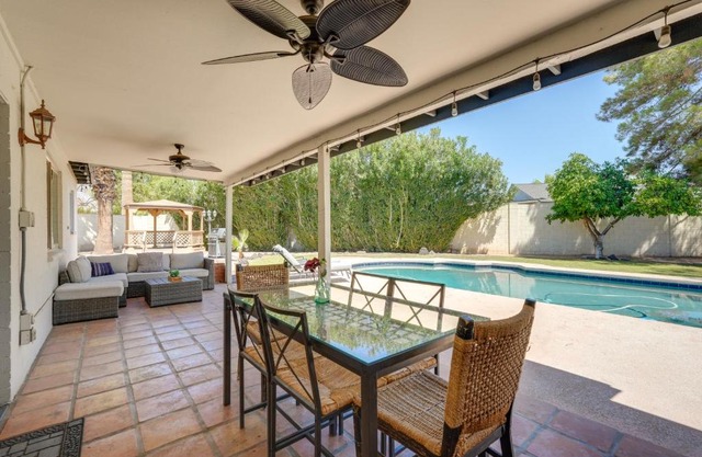 Phoenix Home with Pool about 10 Mi to Camelback Mtn