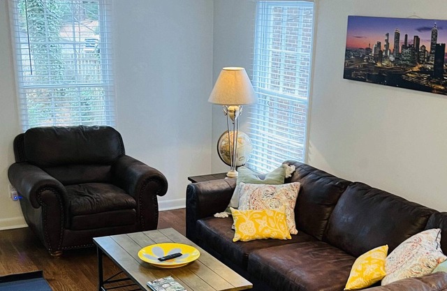Piedmont Park Townhouse | Walking Distance To Piedmont Park | Slee[s Up To 6
