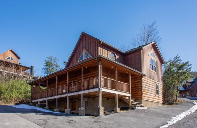 Pigeon Forge 296 - Four Bedroom Villa, Sleeps 12