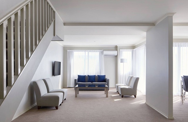 Pinnacle Apartments