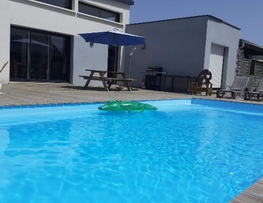 Piscine chauffée et plages à Locquirec