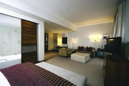 Pivot Hotel