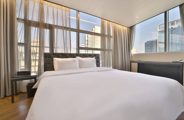 Platinum Hotel