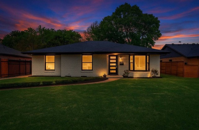 Play & Stay | Dallas Home w/Gym + Gameroom + WiFi