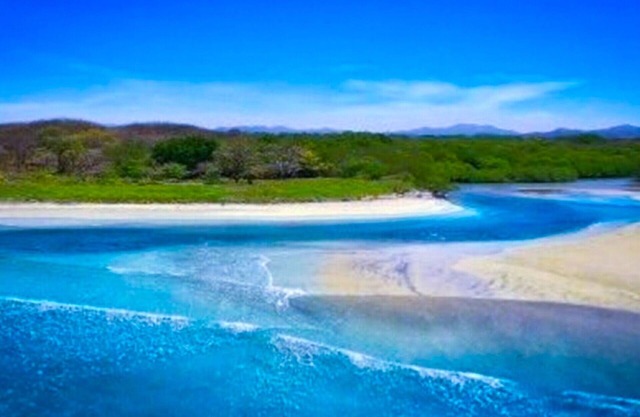 PLAYA AVELLANAS BEACH HOUSE with Exclusive Beach Access