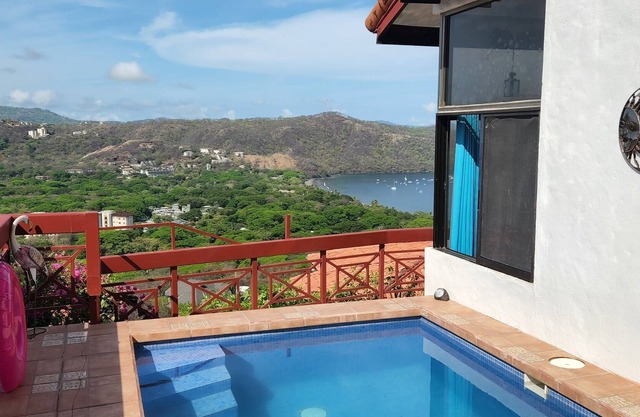 Playa Hermosa, Guanacaste, 3 BR beach villa, private pool, stunning ocean views!