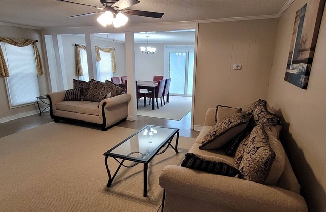 Pleasant 3-bedroom house with WiFi in Ludowici
