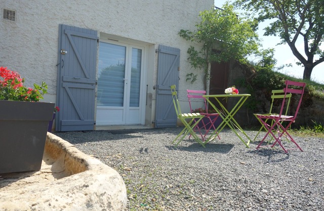 Pleasant accommodation in the countryside near futuroscope and Poitevin marsh