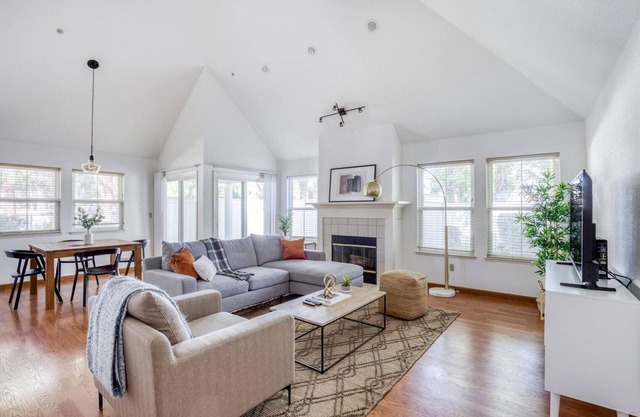 Pleasant Foster City 3BR w/Patio, nr Parks & Transport, by Blueground