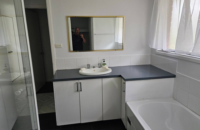 Pleasant house with AC in a quiet area. Newly reno.