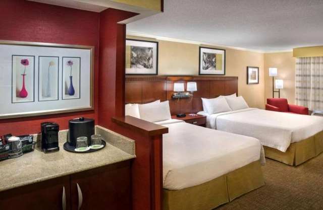 Pleasant Stay! 4 Convenient Units, Parking, Pets Allowed, Near Fogg Art Museum!