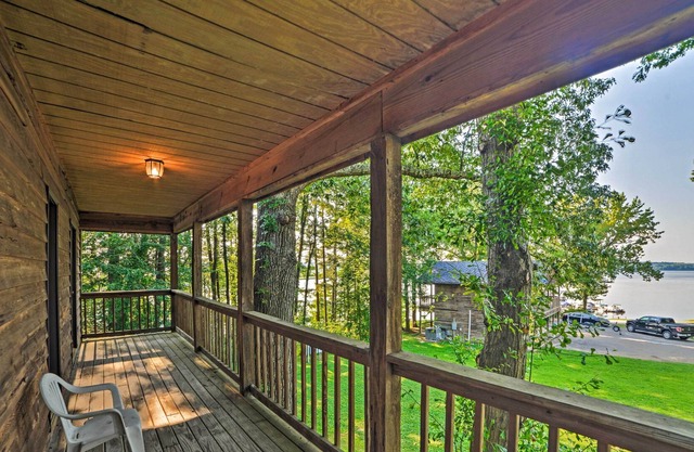 Pleasant View Resort Cabin on Kentucky Lake!