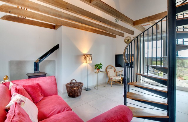Plum Tree Cottage - One Bedroom House, Sleeps 2