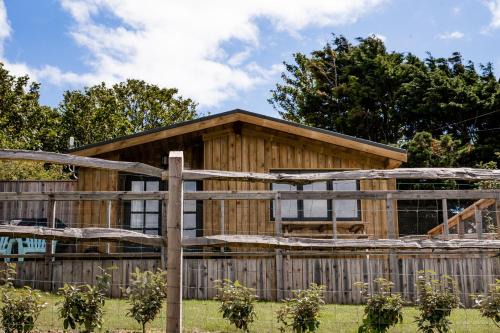 Poachers Perch At Tapnell Farm