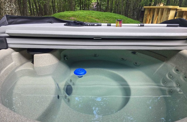 Pocono Family Getaway, Pet Friendly/Hot tub W/Game Room