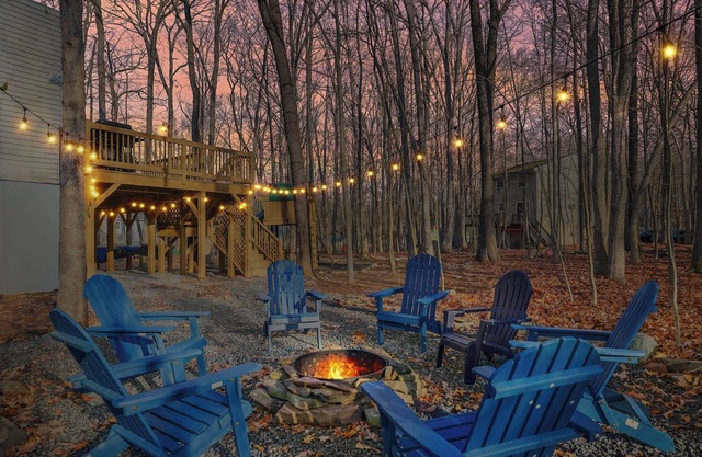 Poconos Family Retreat: Hot Tub/Fire Pit/Lake/Ski
