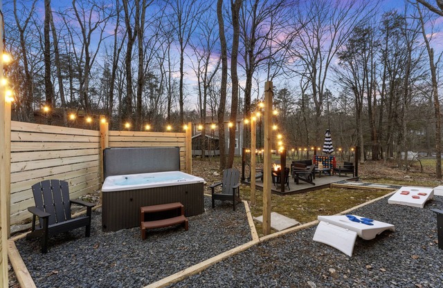 Poconos FUN! Hot Tub, Fire Pit, Game Room, Arcade