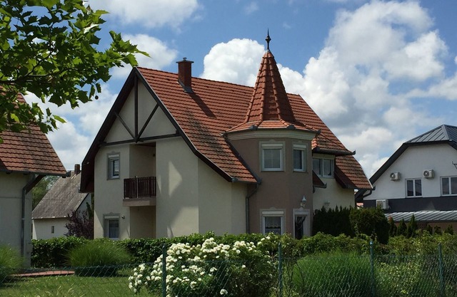 Poldis Villa only 50 m to the lake (DHH Maria)