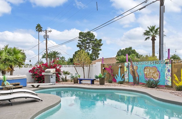 Pool + 3 Bedrooms I Downtown Scottsdale