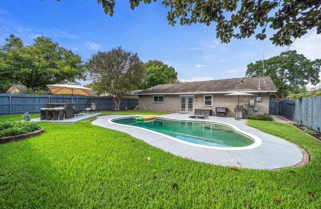 Pool Home Nr Heights, Dt Games Wifi Bbq Yard