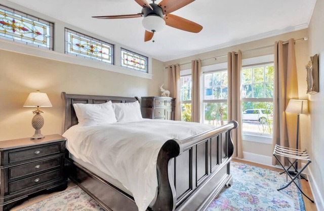 Poplar Room at ONE Inn, Cozy, steps to Downtown St. Pete: Ideal for all guests
