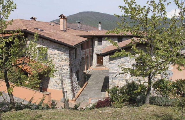 "Poppies": Country apartment with pool, near Cinque Terre