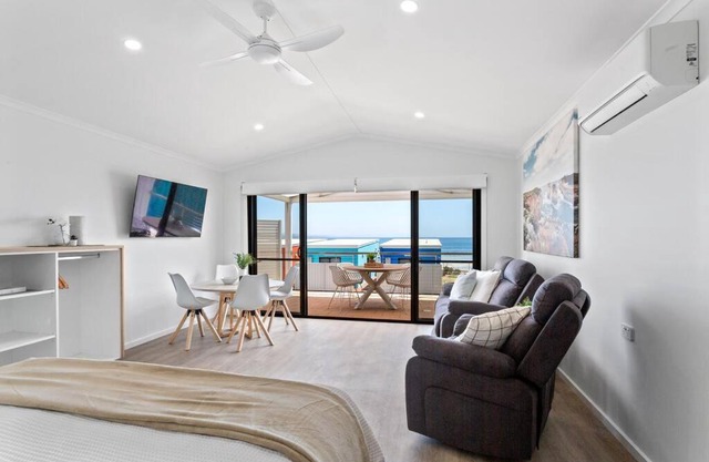 Port Lincoln Beachfront Apartment 7