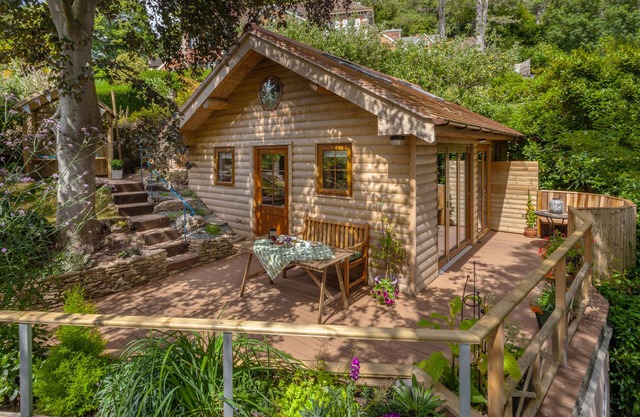 Porthole Log Cabin