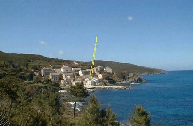 Porticciolo: 14 yards from the water, in a dreamy little mediterranean village, the countryside by the sea, village house maintained with care. The beach is a 5 minutes walk away.