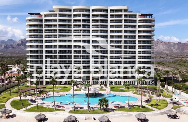 Premier Playa Blanca Condo 103: 2 BR, 2BA, Beachfront,Ground Level,Hotel Service