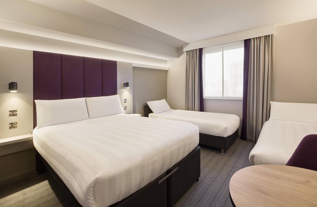 Premier Inn Rugby North - Newbold