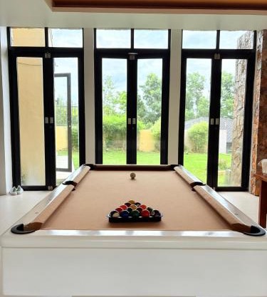 Premium 5 Bedroom Family Estate Overlooking Lake Taal