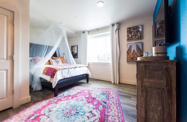 Premium Studio,1 Queen Bed(Bali)