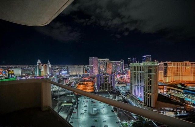 Premium Suite MGM Signature HIGH FLR Balcony Strip View