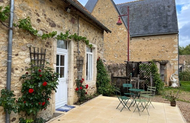 PRESBYTERY: SPIRITUAL-REPOSANT:Property in the countryside, close to footpaths