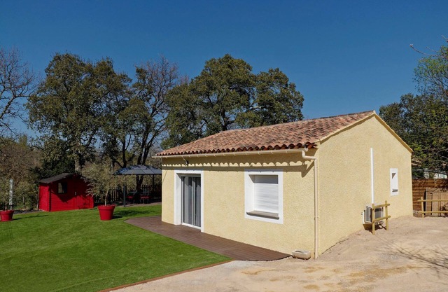 Pretty bungalow in Le Luc-En-Provence