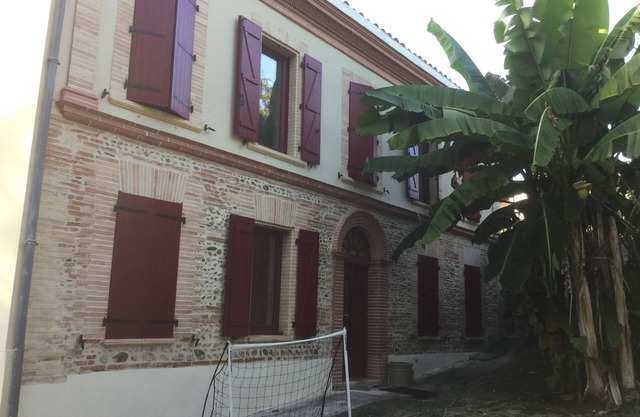 Pretty Toulousaine full of charm sheltered from prying eyes. Welcome 🤗.